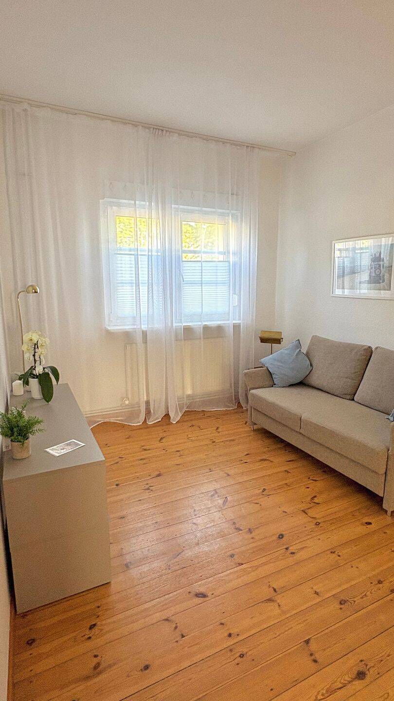 Cozy 2-room apartment in Zehlendorf 01.08-30.09 - Photo 1