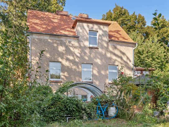 Bezugsfrei - Charmantes Einfamilienhaus mit großem Grundstück in Berlin-Pankow Ortsteil Blankenburg