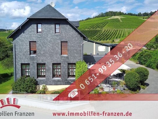 Ehemaliges Weingut mit 2 Familienhaus, Gastronomie und moderner, großzügiger Halle in guter Konzer Lage !