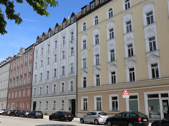 Mehrfamilienhaus mit Ausbaupotenzial im DG und Rückgebäude in begehrter Lage von Haidhausen