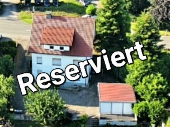 Eine Investition für die Zukunft in Hüllhorst / Oberbauerschaft. 2-3 Familienhaus in Südlage mit Ausbaureserven am Rand…