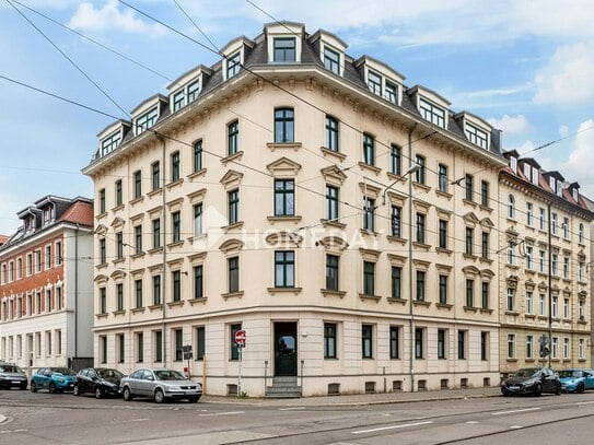 Renovierte 2-Zimmer-Wohnung mit Balkon in denkmalgeschütztem Altbau in Kleinzschocher