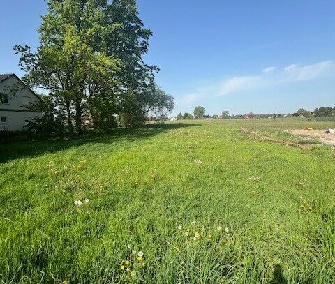 Schönes Baugrund mit anliegendem Feld in Oberkrämer