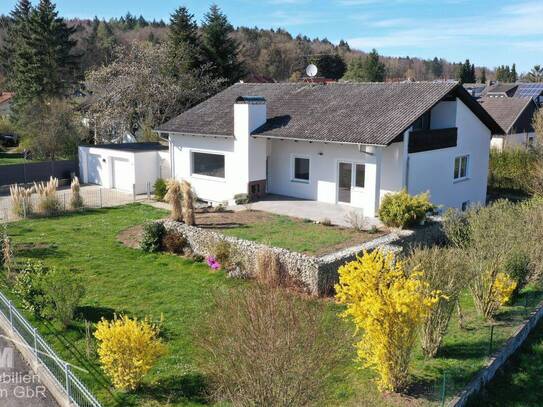 Gepflegter Bungalow mit herrlichem Garten und Doppelgarage in bevorzugter Lage von Breitenbrunn