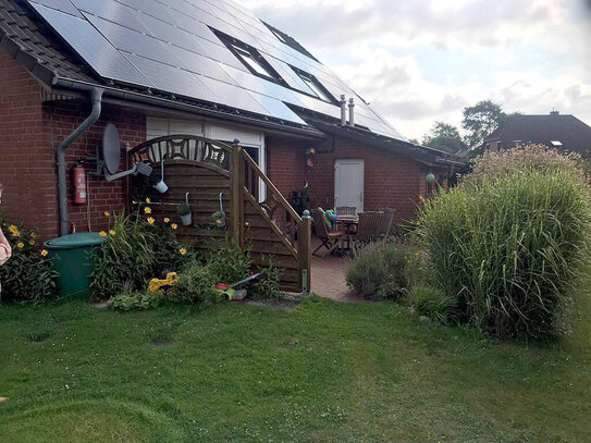 Gepflegte 4-Zimmer-Doppelhaushälfte mit schönem Garten, Terrasse, Carport in ruhiger Lage