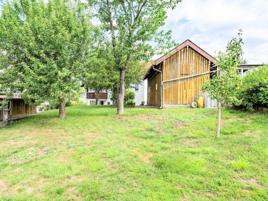 Zentrale Lage in Buchbach: Haus mit tollem Garten!