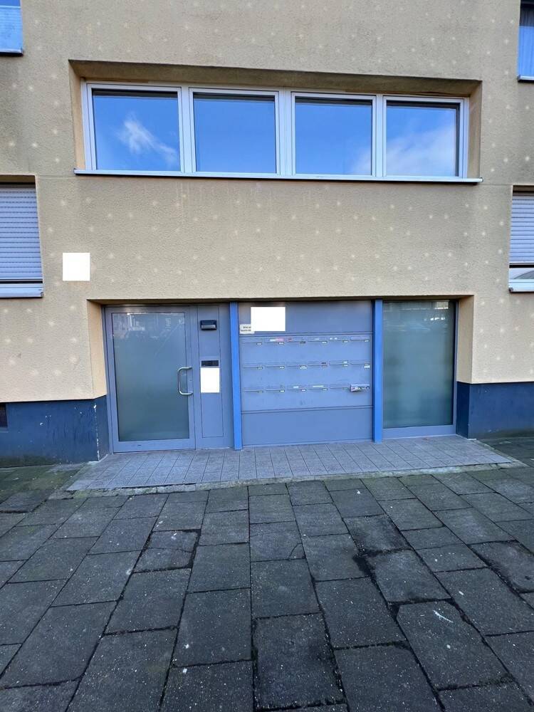 3 Zimmer Erdgeschosswohnung mit windgeschützter Loggia!