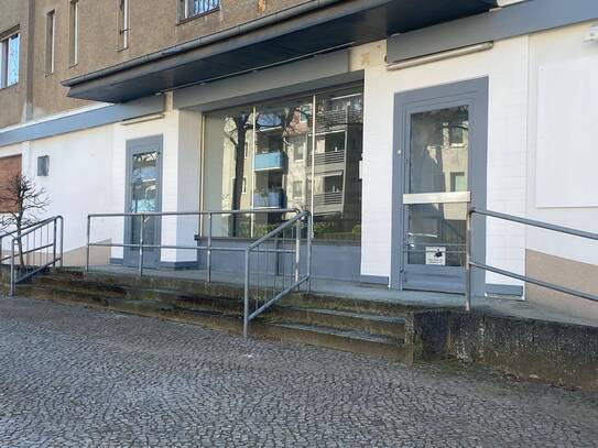 Komplett frisch renovierte Gewerbeeinheit mit großer Lagerfläche vielseitig nutzbar-PROVISIONSFREI