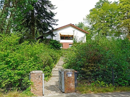 Satteldachbungalow in schöner Lage auf großen Erbbaugrundstück