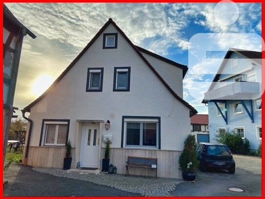 Scheinfeld - ruhige Lage im Ortskern - renoviertes Stadthaus mit Dachterrasse