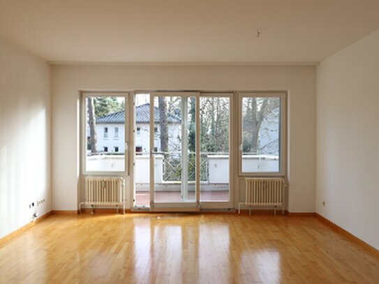 gehobene, schöne, helle 4 Zimmer Wohnung, Balkon, Stellplatz nahe heilige drei Pfühle