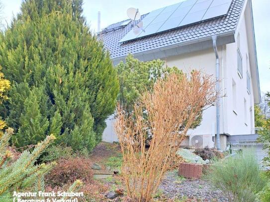 Einfamilienhaus mit Keller, Garage, Carport