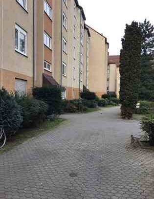 Helle 2-Zimmer-Wohnung mit Balkon sucht nette Mieter