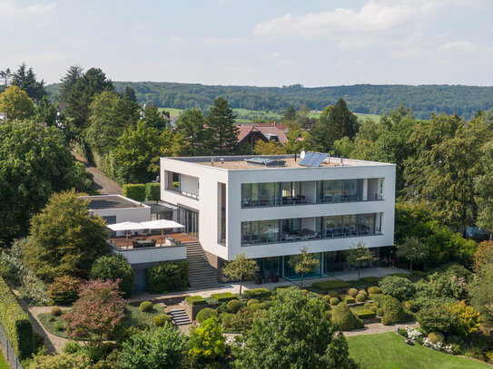 Exklusive Villa mit ca. 833m² WFL, Panoramablick und luxuriöser Ausstattung, Grundstück 4.155m²