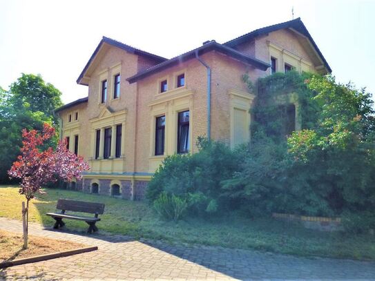 Liebhaberstück - Repräsentative VILLA mit Nebengelass auf großem Grundstück in idyllischer Lage!