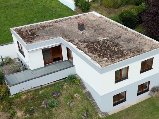 freistehendes Einfamilienhaus mit großem Garten & atemberaubenden Ausblick