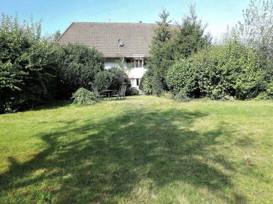 1.565 m²-Grundstück, eben, mit 2-Fam.-Schwarzwaldhaus, 195 m² Wfl. + weiteres Baufenster, SW-Lage, vorderes Münstertal,…