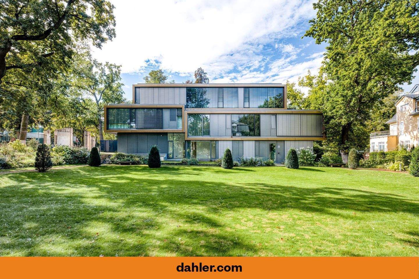 Luxuriöse Designerwohnung im Architektur-Highlight mit Parkgrundstück - Foto 1