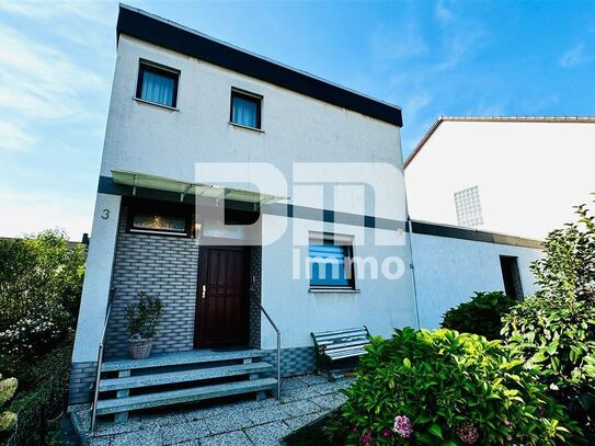 Modernisiertes freistehendes Einfamilienhaus im Bauhausstil in begehrter Lage