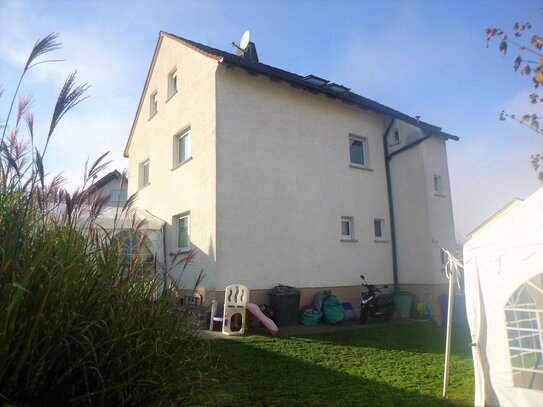 Modernisiertes 3-Familienhaus in ruhiger und beliebter Wohnlage mit Schwimmbad im Garten!