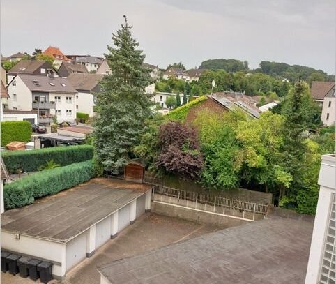 Schön und gut: 76 m² Wohnung, 3 Zimmer, Loggia, Garage!