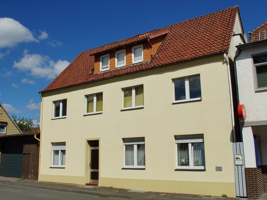 * Großzügiges Wohnhaus im Stadtkern von Burgdorf * - mit Nebengebäude, Unterständen & Garage