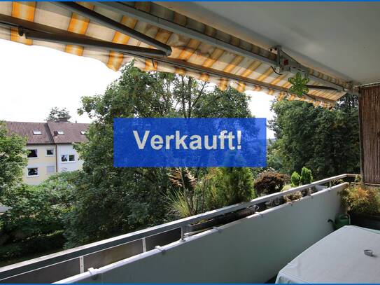 Attraktive und bezugsfreie 4 Zi.-Wohnung (2. OG) mit Lift, zwei Balkone und Garage!