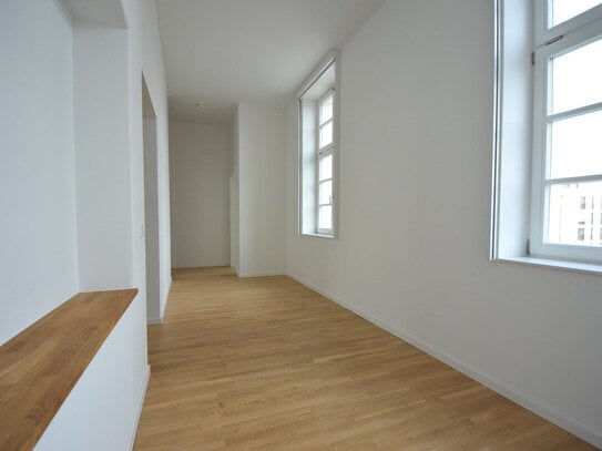 Erstbezug, moderner, sanierter Altbau 3-Zimmer Wohnung Einbauküche, Balkon, Tiefgarage