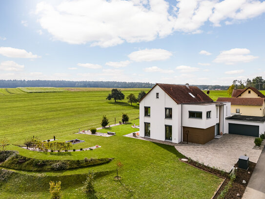 Stilvolles Architektenhaus vereint moderne Technik und Ausstattung mit Fernblick