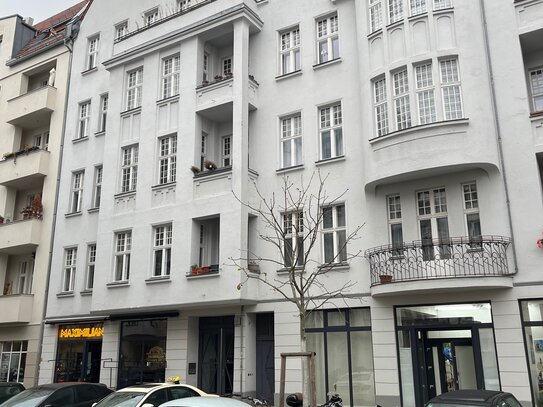 Helle Altbau Eigentumswohnung am Kurfürstendamm