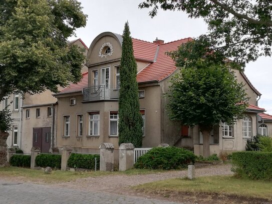 Sanierungsbedürftige Villa in 16909 Freyenstein