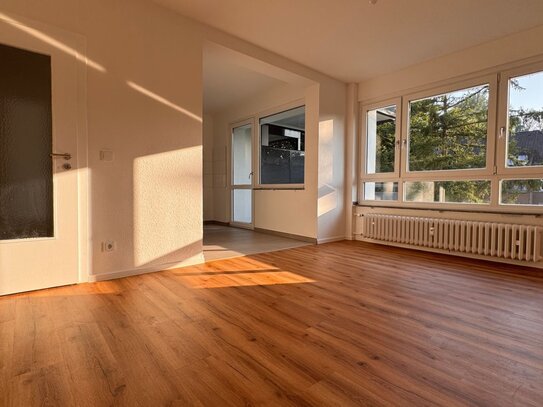 *** Erstbezug nach Modernisierung! Charmante Wohnung mit großem Sonnenbalkon! **