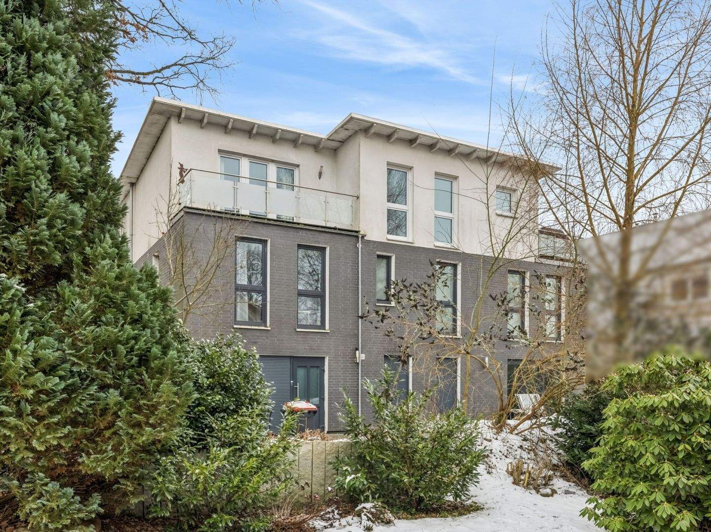 Lichtdurchflutete 2,5-Zimmer-Maisonette-Wohnung mit Dachterrasse in zentraler Lage von Hamburg-Sasel