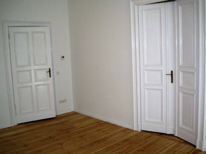 Helle neu renovierte 3 Zimmer Wohnung mit Balkon im 2.OG - Foto 1