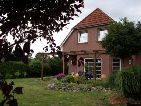 Einfamilienhaus mit Garage in zentraler Lage von Sandkrug