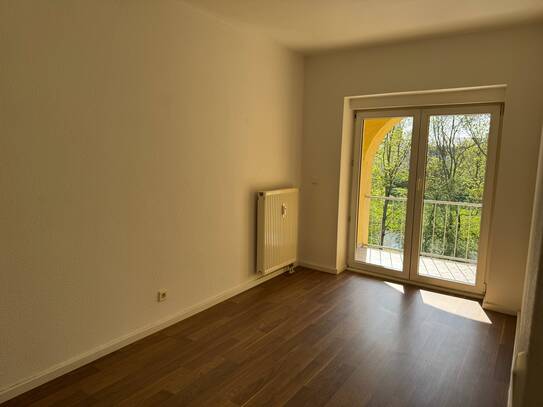 Moderne 3-Raum-Wohnung am Muldendamm, Balkon und Stellplatz inklusive