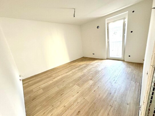 ***Ideal für junge Paare*** Sehr helle 2-Zimmer mit Einbauküche!