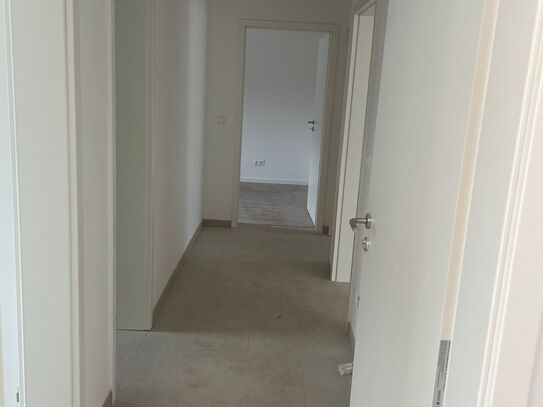 Renovierte 3-Raum-Wohnung (Obergeschoss) mit Fußbodenheizung und Balkon in Dingolfing