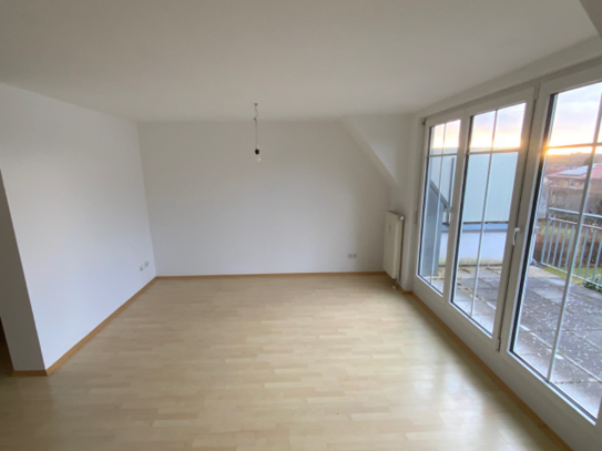 Schöne helle 3-Zimmer Maisonettewohnung mit Balkon