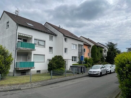 Sankt Augustin-Mitte, Mehrfamilienwohnhaus mit 3 Wohnungen, Garage u. Wintergarten zur Selbstnutzung