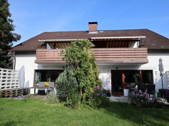 Helle Erdgeschosswohnung mit Terrasse