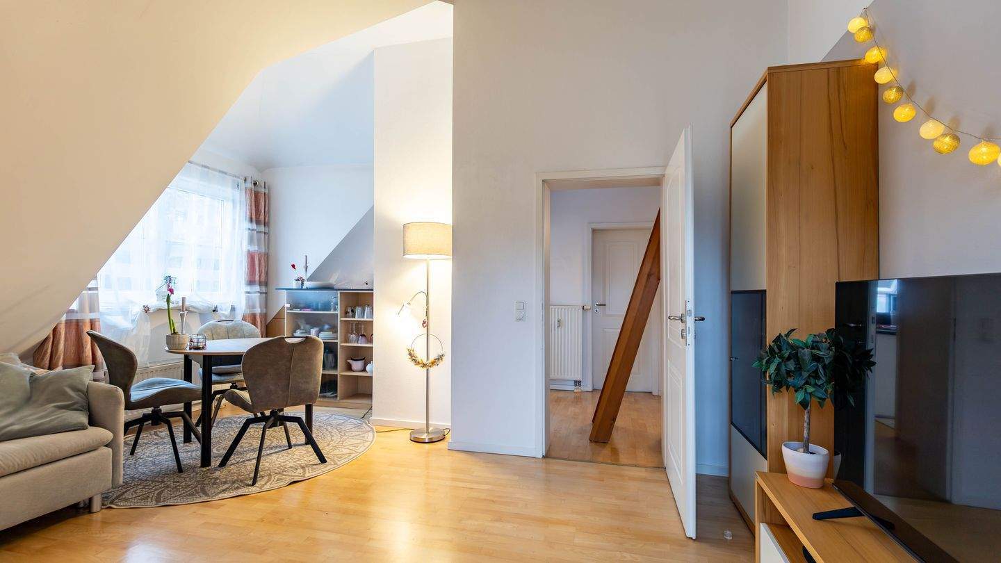 Traumhafte Dachgeschosswohnung im DG mit offenem Grundriss