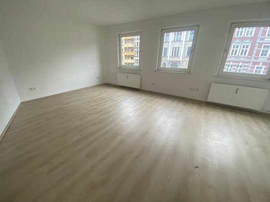 Sanierte 1,5 Zimmer Wohnung auf der Mülheimer Str !!!