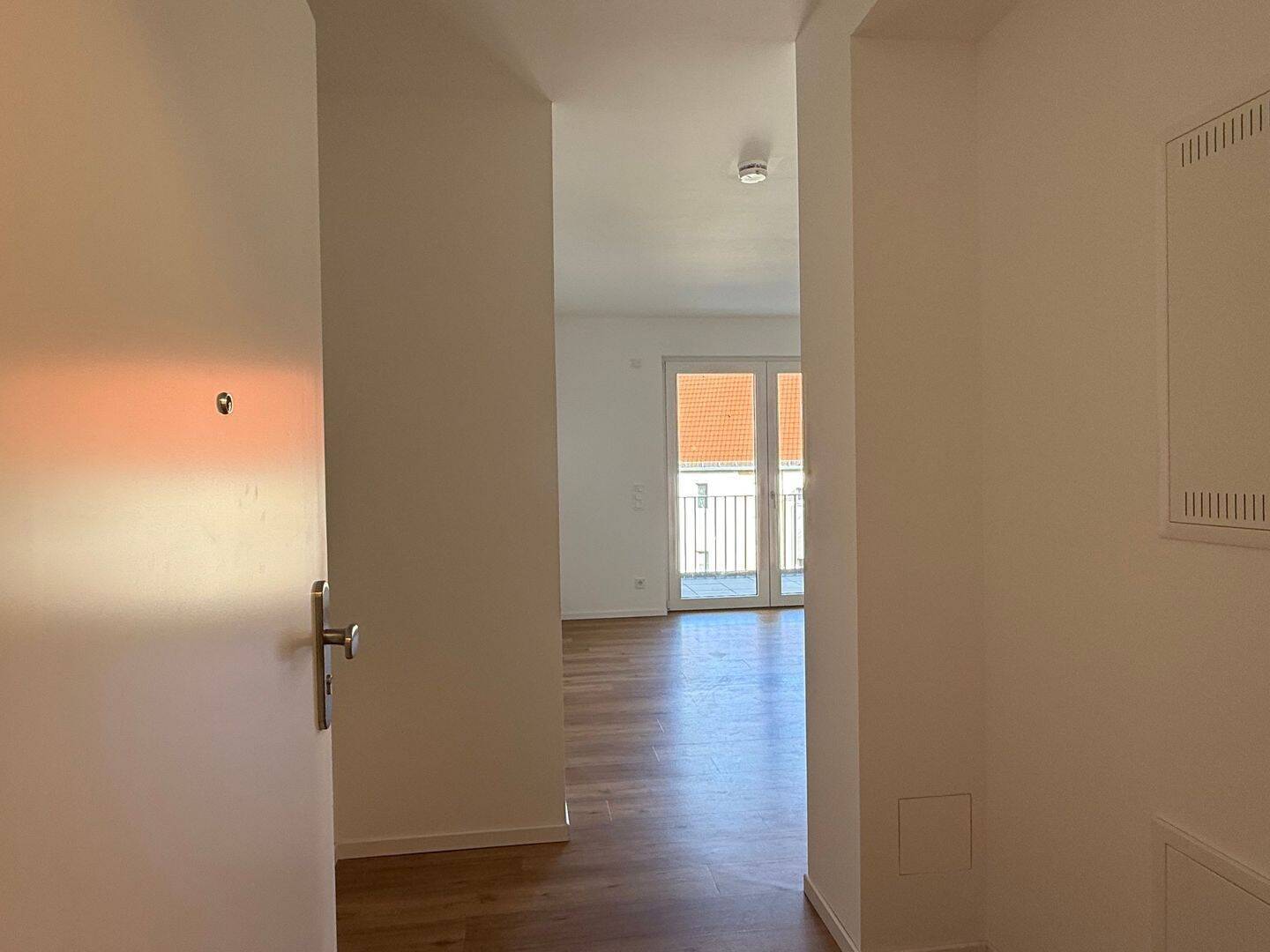 Kompakte 3-Zimmer-Wohnung inkl. Loggia, Einbauküche und Keller! - Photo 1