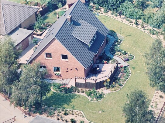 Ein- bis Zweifamilienhaus in Bad Bodenteich, mit 211,87 m², in einer Sackgasse