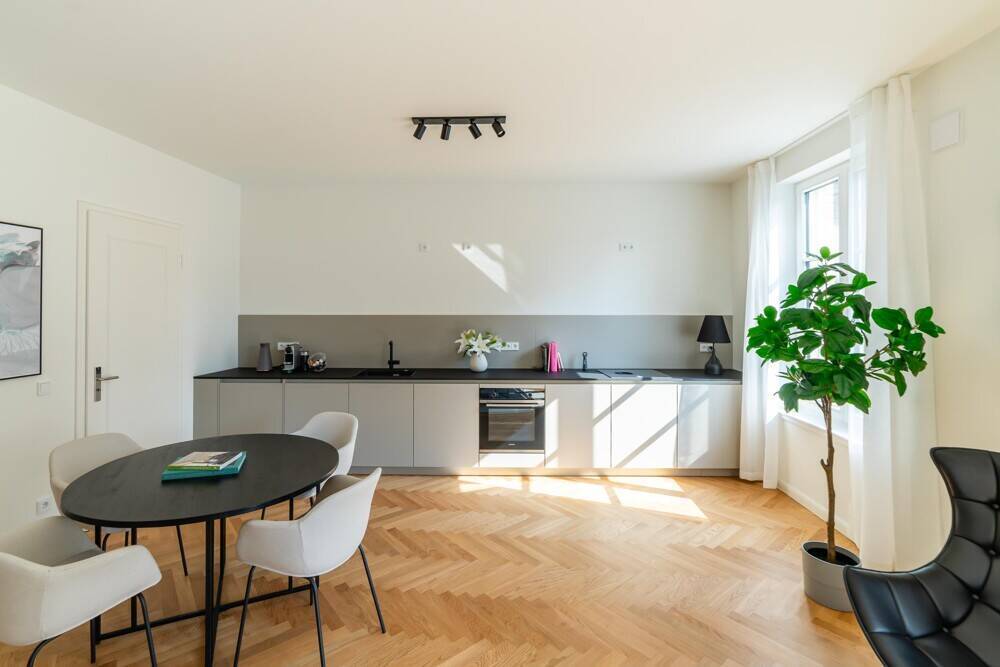 AKTIONSPREIS INCLUSIVE KÜCHE! Bezugsfertige luxuriöse 2-Zimmer-Neubauwohnung mit 2 Balkonen.