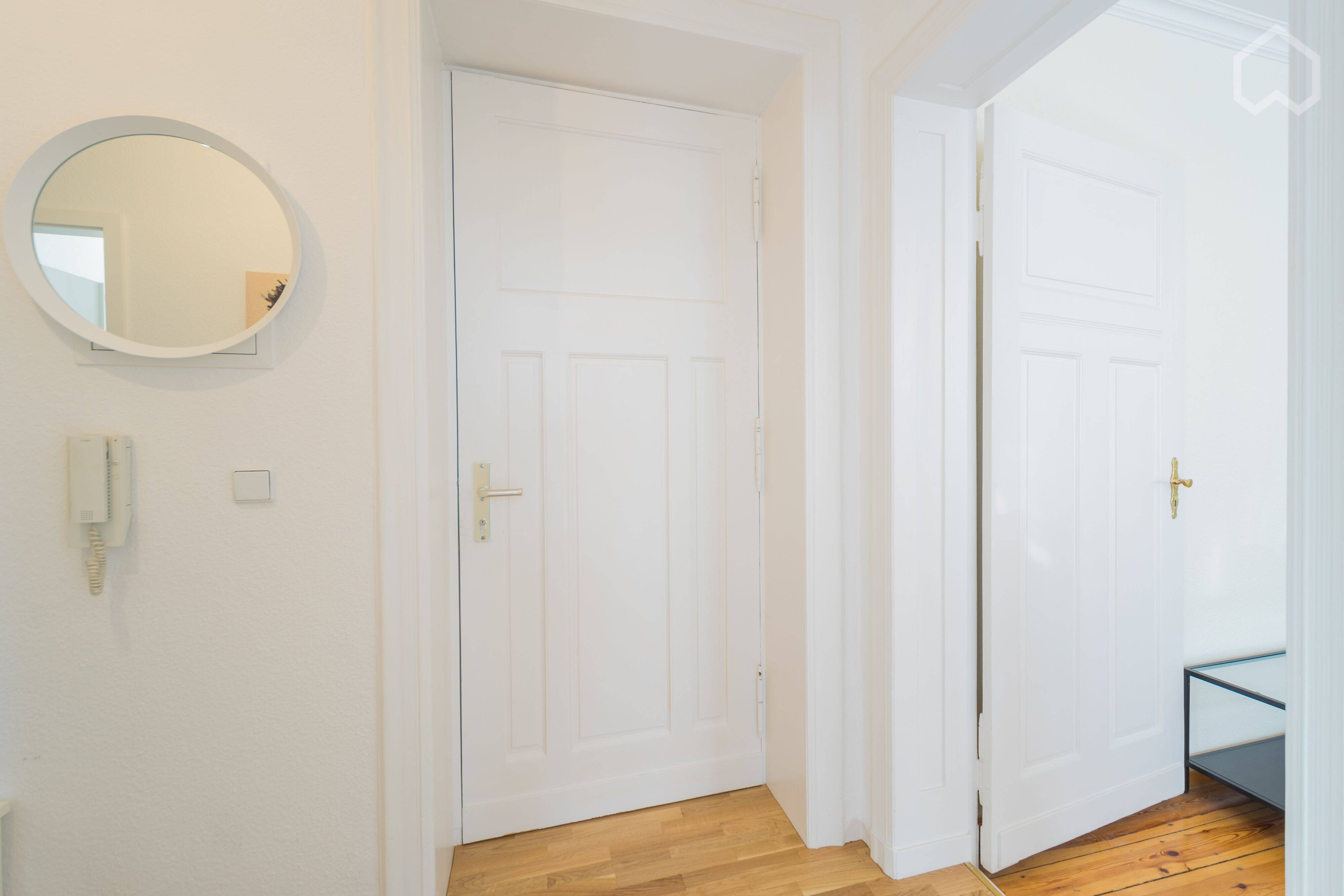 Im Herzen von Friedichshain mit Balkon , Bett + 1 Schlafsofa + Garage* - Foto 1