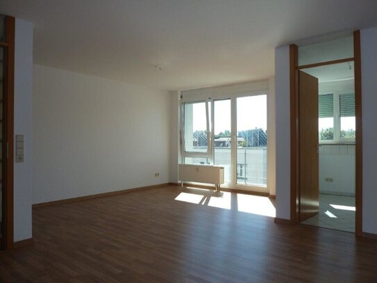 3 Zimmerwohnung mit Balkon und Stellplatz