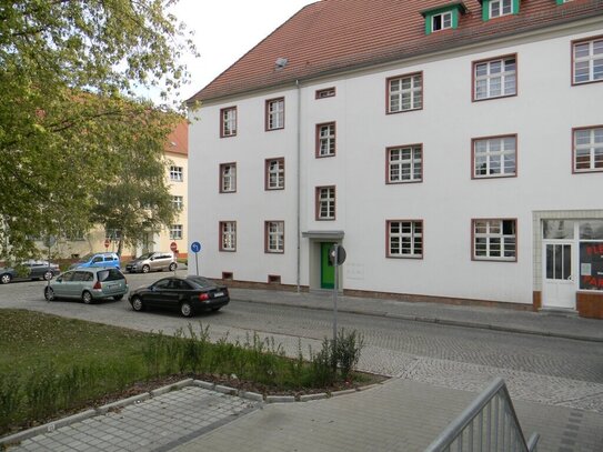 2-Raum-Wohnung mit Balkon in Stadtfeld!