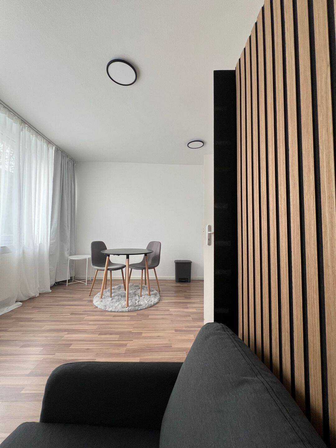 Helle Wohnung direkt an der Schloßstr - Foto 1